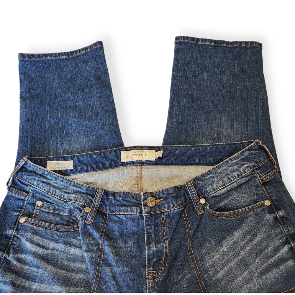 Torrid Skinny Crop Jeans with Patch Pockets Size 18